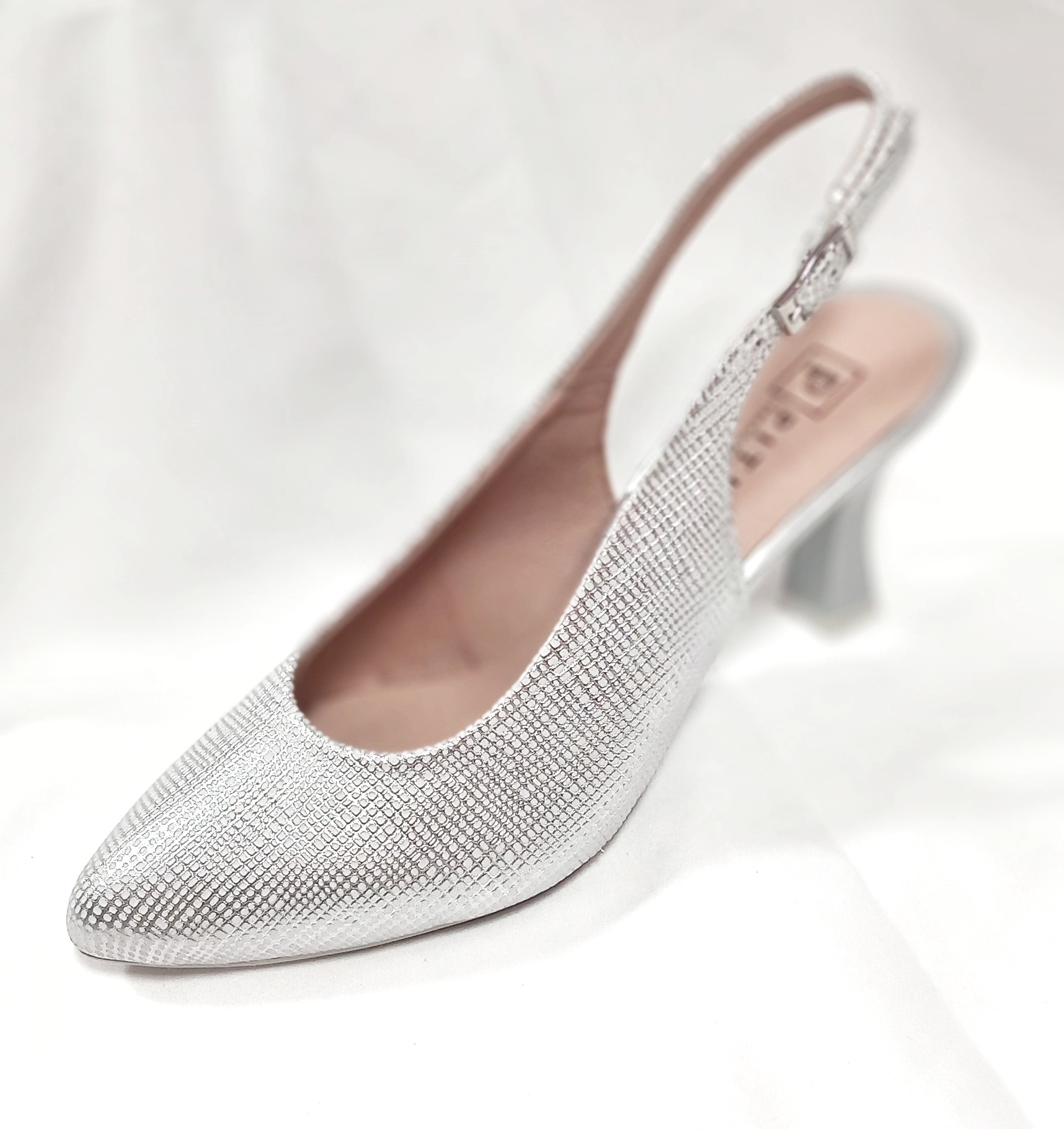 Zapato de salón PITILLOS plata para mujer – Elegancia y confort en cada paso