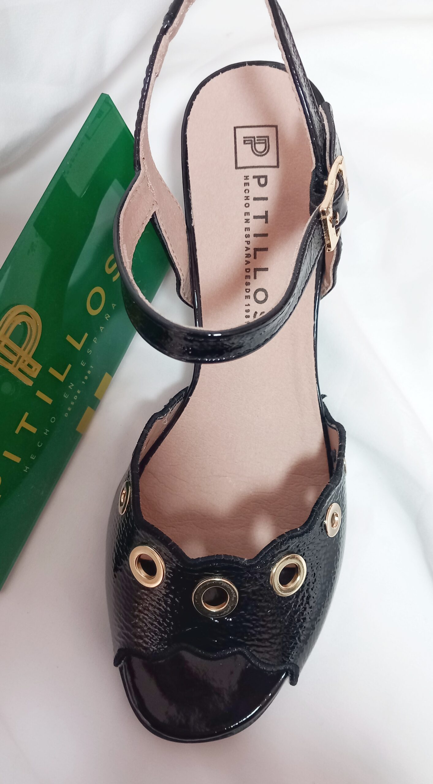 Sandalia PITILLOS negra charol con tacón ancho 11213 - Imagen 4