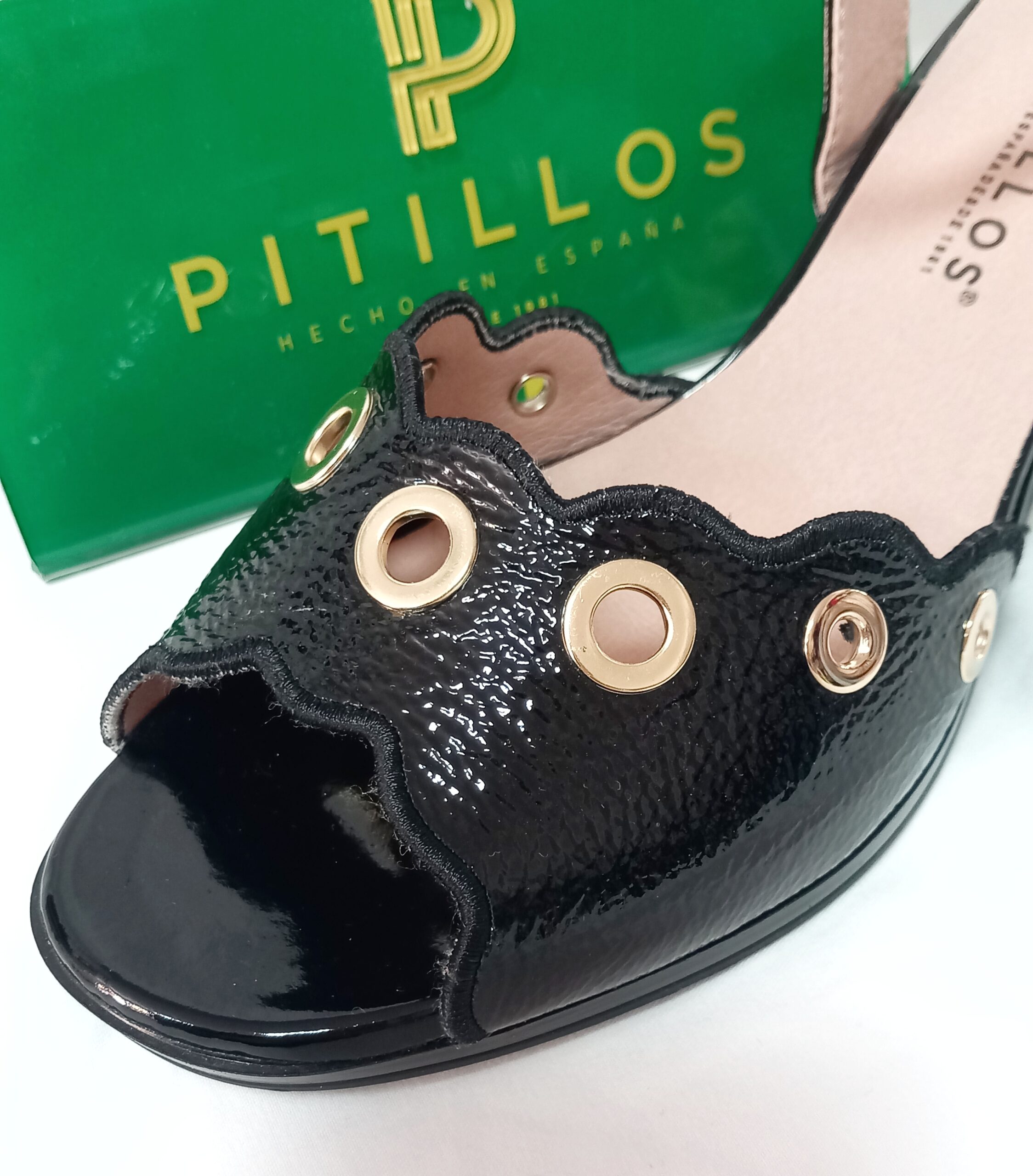 Sandalia PITILLOS negra charol con tacón ancho 11213 - Imagen 3