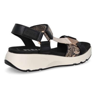 Sandalias negras combi mujer cuña cómoda D’Angela 30688 con velcro - Imagen 2